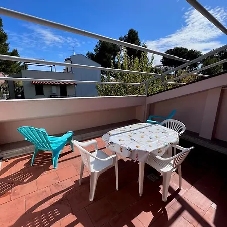Bilo Andrea Con Terrazza Vicino Al Mare アパート *